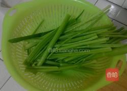 猪肉芹菜小笼包的做法图解3