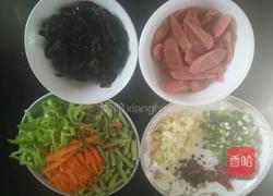 姜豆角炒火腿肠的做法图解3