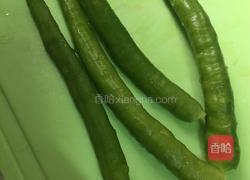 蚝油杭椒拌虾皮的做法图解2