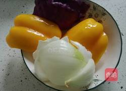 辣炒五彩肉丝的做法图解1