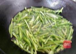 芹香素鸡的做法图解2