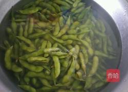 五香毛豆的做法图解1