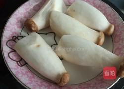 手撕杏鲍菇的做法图解1
