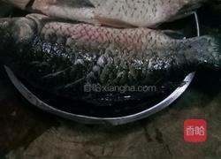 大蒜烧鲫鱼的做法图解1