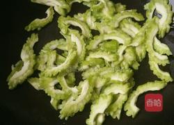 苦瓜炒鸡蛋的做法图解4