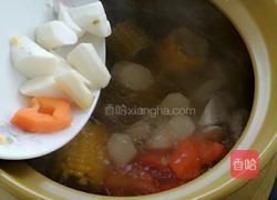 胡萝卜山药排骨汤的做法图解8