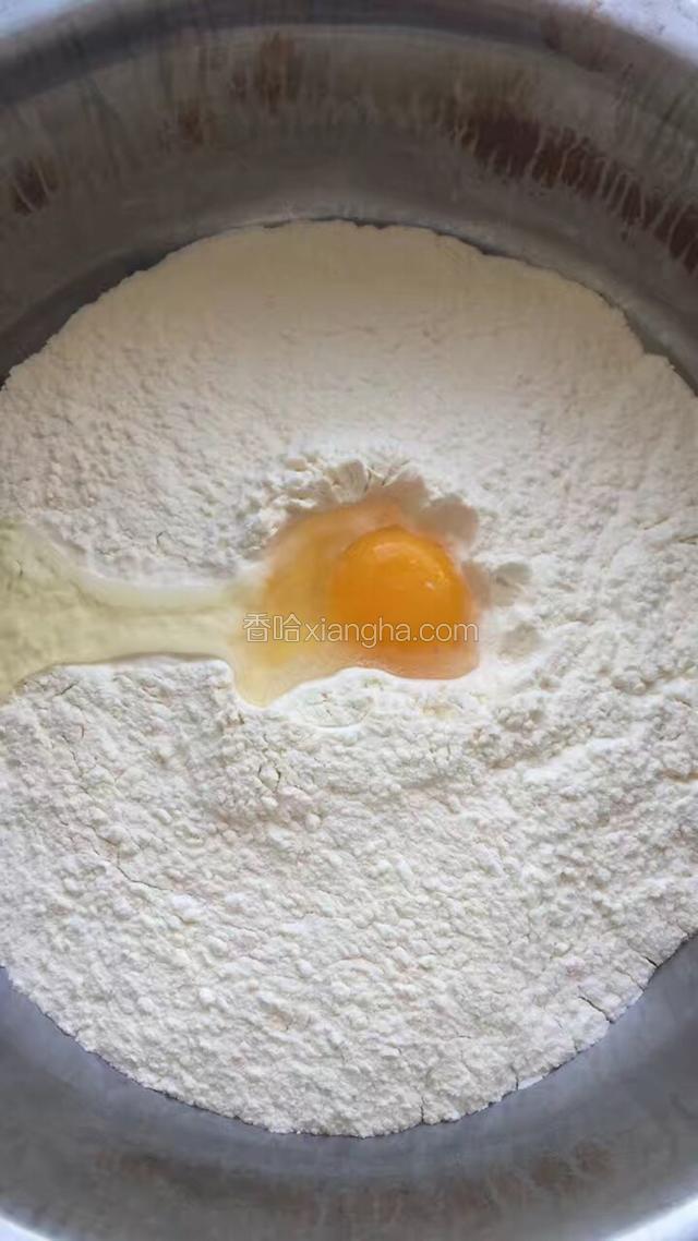 和面的时候我加了一个鸡蛋