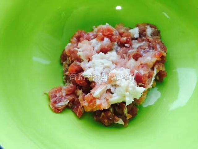 肉末加点盐，味素，准备