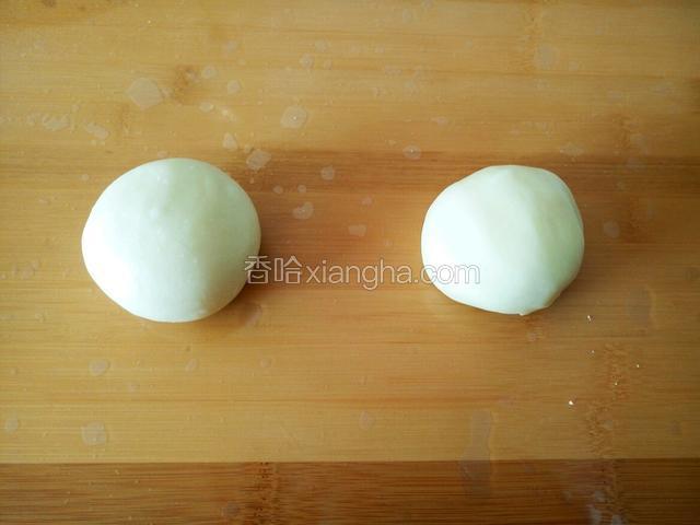 再把水油皮一分为二