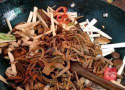 肉丝炒杂菇的做法图解8