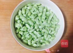 雪菜毛豆炒肉沫的做法图解2