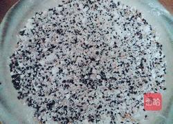 香煎芝麻豆腐的做法图解3