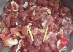 茄子肉丝的做法图解1