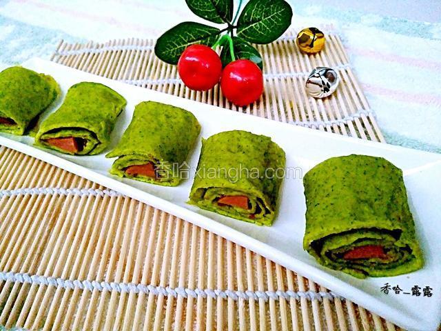 用刀切成小块，放入盘中