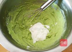 牛油果榛仁蛋糕的做法图解5