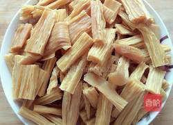 腐竹烧肉的做法图解1