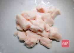 猪油渣炒卷心菜的做法图解3