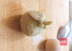 Illustration of how to make orange steamed buns 13