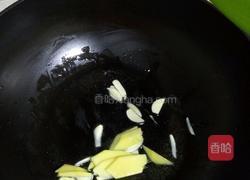 青红椒炒蟹味菇的做法图解8