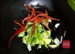 青红椒炒蟹味菇的做法图解9