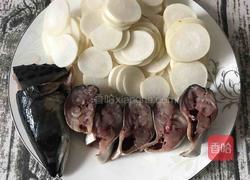 鲅鱼炖萝卜的做法图解2
