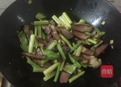 香芹炒腊肉的做法图解7