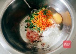 肉丸蒸蛋的做法图解1