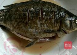 凉拌鲫鱼的做法图解1