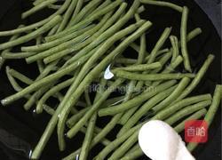 凉拌长豆角的做法图解2