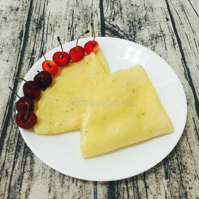 白芝麻版本的牛奶鸡蛋饼
葡萄干可以换成黑白芝麻。