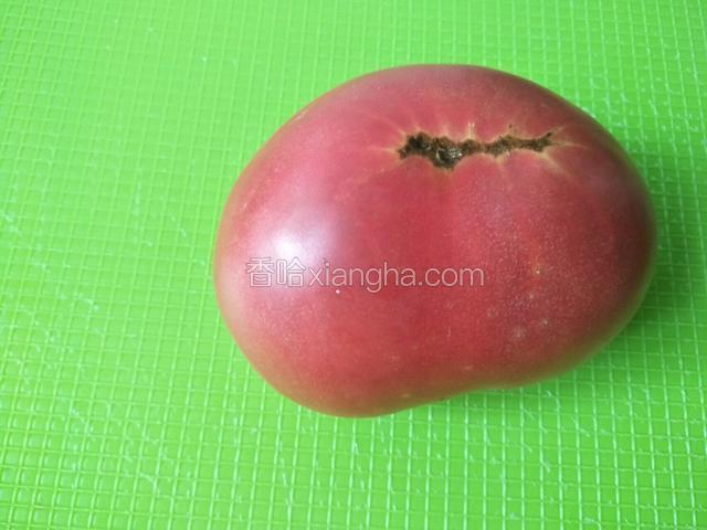 西红柿洗净备用