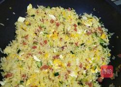 鸡蛋黄瓜蛋包饭的做法图解8