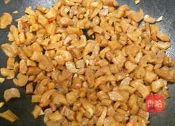 炒咸萝卜仔的做法图解4