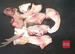 酸豆角鱼的做法图解3