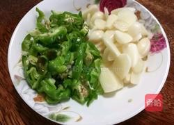 青椒炒菌的做法图解3