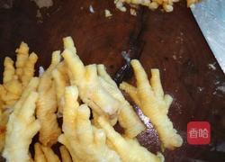青椒炒鸡爪的做法图解1