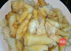 青椒炒鸡爪的做法图解2