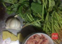 白苋菜拍蒜肉丝汤的做法图解1
