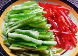 香辣鸡腿肉的做法图解2