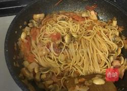 茄汁意面的做法图解10