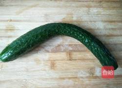芝麻黄瓜拌洋葱的做法图解1