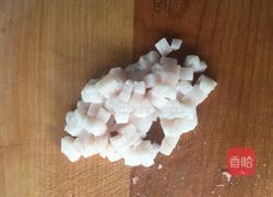 肉丁毛豆米的做法图解2