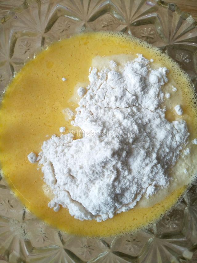 加入泡打粉，蛋糕粉