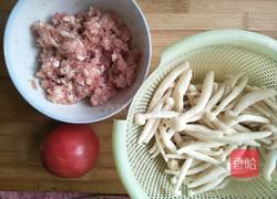 海鲜菇西红柿肉丸汤的做法图解2