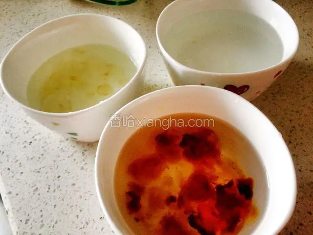 期间换一次水，把脏东西淘洗一下