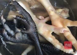 当归红枣鸡爪汤的做法图解2