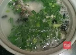 鲫鱼木耳汤的做法图解4