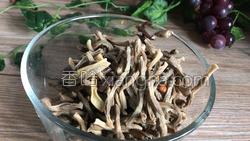 土豆炖鸡的做法图解3
