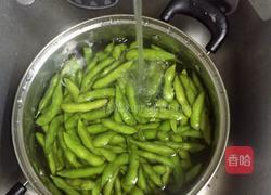 煮毛豆的做法图解1