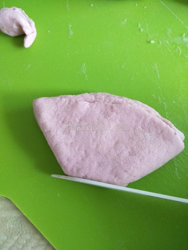 用刀切去一部分如图